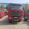 Fornecimento Direto da Fábrica de Caminhão Pesado Howo Resistente de Eixo Único Transportador de Plataforma Preço 150 Configuração de Reboque de Plataforma para Escavadeira