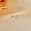 Pendientes de Mariposa Hueca Moda para Mujer Lujo Ligero Personalizados Diseño Simple Estilo Dulce Exquisitos Versátiles Joyería para Orejas de Gama Alta