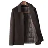 Chaqueta de otoño e invierno para hombre con cuello alto, cierre de cremallera, forro de plumón desmontable y un diseño corto de estilo business, adecuada para hombres jóvenes y de mediana edad, que proporciona calidez y cuenta con una capa exterior de lana.