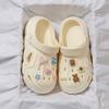 Sapatos Croc para Homens 2023 Casais Roupa Externa Antiderrapante Desenho Animado Sola Grossa Sandálias de Dedo para Praia e Chinelos para Mulheres Trbottomy