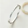 Novo bracelete de moda em aço titânio com camada dupla cruzada de algarismos romanos e detalhes em diamante para mulheres, bracelete versátil em aço inoxidável estilo Ins