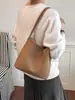 Bolso de mano transfronterizo estilo vintage, nuevo modelo otoño 2026 para mujer, bolso de hombro minimalista de nicho para el día a día con monedero a juego