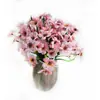 Venta al por mayor de fábrica planta de simulación hierba de primavera violeta flor de seda ramo flores artificiales planta decorativa verde pared valla arreglo floral