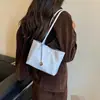 2026 Nuevo Bolso Tote Suave de Moda Minimalista para Mujer, Bolso de Hombro de Gran Capacidad para Viajes Diarios, Bolso de Mano Simple y Elegante