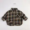 Camisa Masculina Xadrez 2025 Nova Primavera Manga Longa Infantil Tendência Top Lindo para Menino Estilo Estrangeiro Camisa Casaco Primavera e Outono
