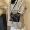 Otoño e Invierno 2025 Nuevo Bolso Pequeño Cuadrado Retro para Trabajar y Viajar Bolso de Hombro Casual de Moda La Sensación Más Fácil de Combinar Bolso Cruzado