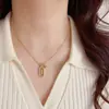 Collar de Cadena para Clavícula de Moda Exquisita Coreana y Japonesa de Lujo Ligero con Zirconia Cuadrada y Estrella, Diseño Versátil Elegante y Sencillo