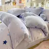 Outono e Inverno Novo Conjunto de Quatro Peças Classe A Veludo Leite Mãe e Bebê Desenho Animado Espessado Quente Adicionado Capa de Edredom de Lã Lençol Antiestático 1
