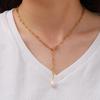 Europeo y Americano INS Celebridad de Internet Nuevo Estilo Acero Inoxidable Cadena de Papel Collar de Perlas Collar con Colgante de Perlas de Agua Dulce en Forma de Y Estilo para Mujer
