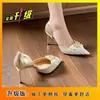 Elegantes sapatos de salto alto com lantejoulas douradas para mulheres 2025, bico fino, adequados para banquetes, noivas, casamentos e vestidos de noiva, sapatos de cristal de uso duplo