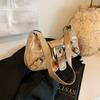 20245 Outono e Inverno Nova Moda Commuter Retro Bolsa Feminina Axila Portátil Único Ombro Bolsa Axila Simples Bolsa Baguette