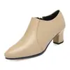 Uma geração de sapatos de sola macia sapatos femininos primavera e outono boca profunda sapatos mãe novos sapatos de salto alto sapatos femininos de couro macio