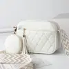 Bolsa Transversal Feminina Mais Vendida no Exterior, Bolsa de Ombro Acolchoada Bordada Prática com Múltiplas Camadas, Bolsa Versátil de Novo Estilo para Mães de Meia-Idade