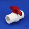 Válvula de bola de PVC Liansu válvula de UPVC blanca válvula de bola de plástico válvula de PVC válvula de agua válvula de bola de PVC-U