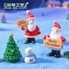 Figuras de dibujos animados en miniatura de paisajes con Santa Claus y muñeco de nieve con letreros, lindos accesorios de decoración DIY, mini adornos