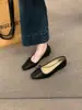 Sapatos de salto baixo com bico quadrado pequeno estilo francês Chuyuji para mulheres, coleção primavera e outono 2026, slip-on, salto grosso, sapatos Mary Jane
