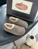 Zapatos de peluche Birkenstock para mujer, mules de suela gruesa, de cobertura total, zuecos peludos para otoño e invierno, zapatos cálidos de algodón para usar al aire libre