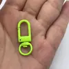Fivela de Camarão em Liga de Zinco com Pintura Colorida Assada Fivela Pequena de Porta de 3 Pontos Fivela para Pendurar Bonecas Acessórios para Joias DIY Chaveiros Em Estoque