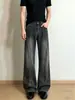 Jeans de corte reto com leve boca de sino, desconstruído, com botões, estilo retro americano para homens, design moderno de verão, calças compridas que afinam