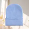 Gorro de lana otoño e invierno gorro para el frío gorro de punto para pareja color caramelo gorro de punto para pullover patrón de texto con logotipo bordado personalizado