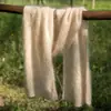 Novo Estilo Outono e Inverno 2025 Cachecol de Tricô Vazado Puro Caxemira Escovada para Mulheres, Macio e Amigo da Pele, Quente e Versátil