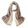 Bufanda de moda 100% lana pura con bloques de color para mujer, calentador de cuello tejido, chal versátil, calentador de cuello de alta gama para otoño e invierno