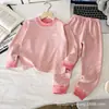 Beikefei 10A Ropa Interior Térmica Antibacteriana para Niños Set Sin Costuras Ropa de Otoño para Niños y Niñas Transpirable Absorbente de Sudor Diseño Rayado