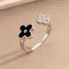 Anillo Abierto de Moda Fresco Dulce Lindo con Forma de Concha y Trébol de Cuatro Hojas para Mujer con un Toque de Alta Gama Anillo para el Dedo Índice