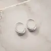 Brincos de anel de vento de metal simples e elegantes estilo europeu e americano retrô exagerados irregulares galvanizados brincos de alta qualidade para mulheres