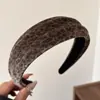Novedad Otoño e Invierno 2025 Moda Elegante Aros para el Cabello de Ante Gris Café Estampado de Leopardo Estilo Coreano Retro Estilo Hong Kong Pasador para el Cabello Aro para el Cabello
