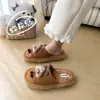 Chinelos de Desenho para Casa, Internos, com Pelúcia Plus, Sola Plana, Uma Tira, para Mulheres, Confortáveis, Sola Macia, Estilo Fofo, Outono/Inverno, Abertos na Ponta, de Algodão