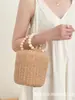 Bolso de cuentas de madera tejido a mano, bolso de cubo redondo con cordón, bolso pequeño tejido de cuerda de papel casual simple estilo ins para la playa