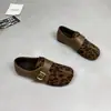Sapatos femininos retrô versáteis confortáveis sem cadarço com estampa de leopardo, novidade outono 2026 estilo Birkenstock casuais para o dia a dia com sola macia e leves
