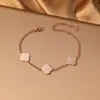 Pulsera de Acero de Titanio con Trébol de Cuatro Hojas de Lujo Ligero y Alta Gama para el Viaje Diario, Pulsera de Joyería de Diseño Simple, Fuente Mayorista del Fabricante