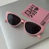 Óculos de Sol Retro Olho de Gato Triangular para Rosto Pequeno para Mulheres High-End Ins Preto Armação Pequena Proteção Solar Estilo Óculos de Sol para Foto