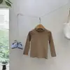 Roupas Infantis 2026 Outono Classe A Camiseta Básica Branca Gola Alta Infantil Tops Felpudos para Meninos Camiseta Básica de Manga Longa para Meninas