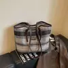 2026 Bolso de un solo hombro a cuadros de alto valor, moderno, gran capacidad, personalizado, elegante, retro, para el día a día, tipo tote