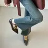 Guangzhou Dropshipping 2026 Primavera/Verão Novos Sapatos de Bico Fino Versáteis de Design de Nicho Sapatos de Commuter Retro Francês