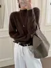 Suéter de Punto Grueso Cepillado Sin Costuras Integrado Color Frijol Dorado Cuello Medio Alto para Mujer 26 Otoño/Invierno Suéter Pulóver Simple Cómodo
