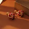 Aretes Retro Estilo Francés Trenzados Esmaltados con Goteo de Aceite con Diseño de Hortensia Roja y Espiral para Otoño e Invierno