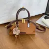 2026 Nuevo Bolso Boston Retro Estilo Nicho de Alta Gama para Mujer Gamuza Cruzado al Hombro de Mano Versátil
