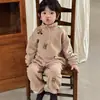 Pijama Infantil Meninos Veludo Quente Núcleo Estilo Outono/Inverno Aconchegante Espessado Veludo Coral Quente Meninas Bebês Conjunto de Roupas para Casa Pode Ser Usado ao Ar Livre