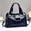 Bolsa Feminina Cross-Border 2025 Nova para Mulheres de Meia-Idade Simples e Elegante Bolsa de Ombro Único Transversal Moda Bolsa de Mão de Comércio Exterior Bolsa para Mãe Venda por Atacado