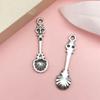 1 Cuchara y Tenedor de Plata Antigua Colgante de Aleación DIY Vajilla Artificial Llavero Accesorios de Joyería Colgante Venta Caliente Transfronteriza