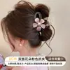 Presilha de tubarão rosa floral estilo coreano para mulheres, design doce, acessório de cabelo versátil e elegante para a parte de trás da cabeça