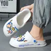 Zapatos Croc para Hombre 2026 Estilo Nuevo Punta Cerrada para Exteriores Tendencia Suela Gruesa para el Hogar Antideslizantes Sandalias de Playa para Pareja Verano