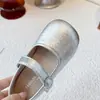 Novos sapatos de trama com padrão de outono para meninas, sapatos de princesa da moda com fivela e sola macia, sapatos de couro para bebê