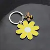 Llavero de Acero Inoxidable Abeja Margarita Pequeña Colgante Transfronterizo para Bolsa Llavero de Coche