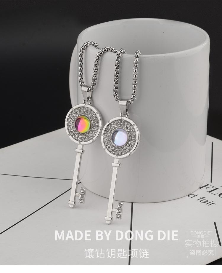 镶钻钥匙项链_02.jpg
