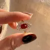 Palácio Vintage Escudo Antigo de Guarda Anel de Hemoglobina de Pombo Luxo Leve Feminino High-end Versátil Abertura Ajustável